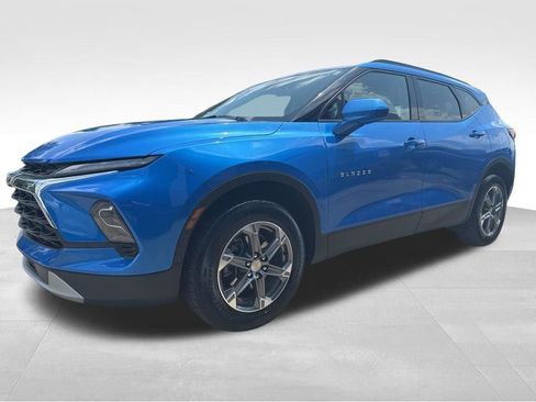 Used 2024 Chevrolet Blazer LT w/ Convenience Package FWD image 5