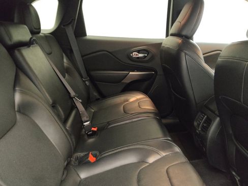 Used 2020 Jeep Cherokee Limited AWD/4WD image 19