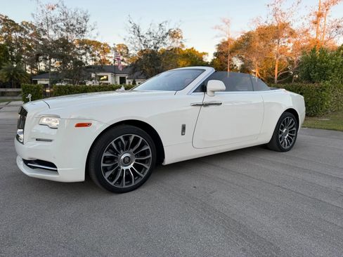 Used 2018 Rolls-Royce Dawn image 5