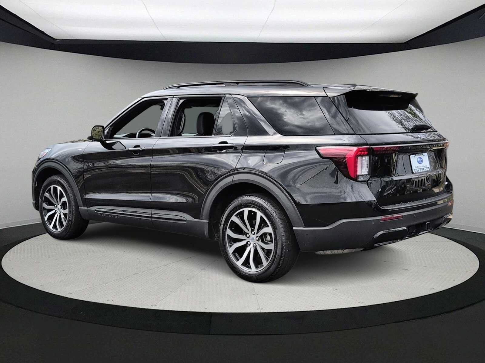 Used 2025 Ford Explorer ST-Line AWD/4WD image 6