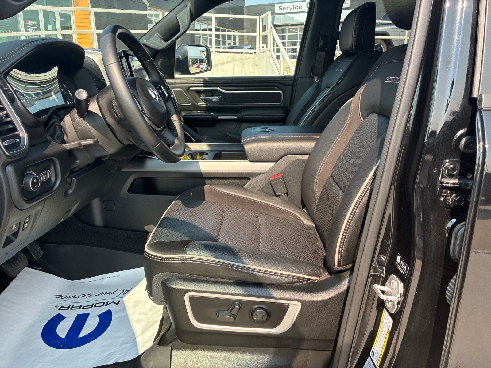 Used 2023 RAM 1500 Laramie AWD/4WD image 12