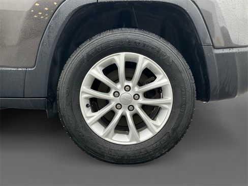 Used 2022 Jeep Cherokee Latitude Lux image 8