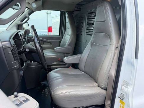 Used 2023 Chevrolet Express 2500 w/ Driver Convenience Package RWD image 10