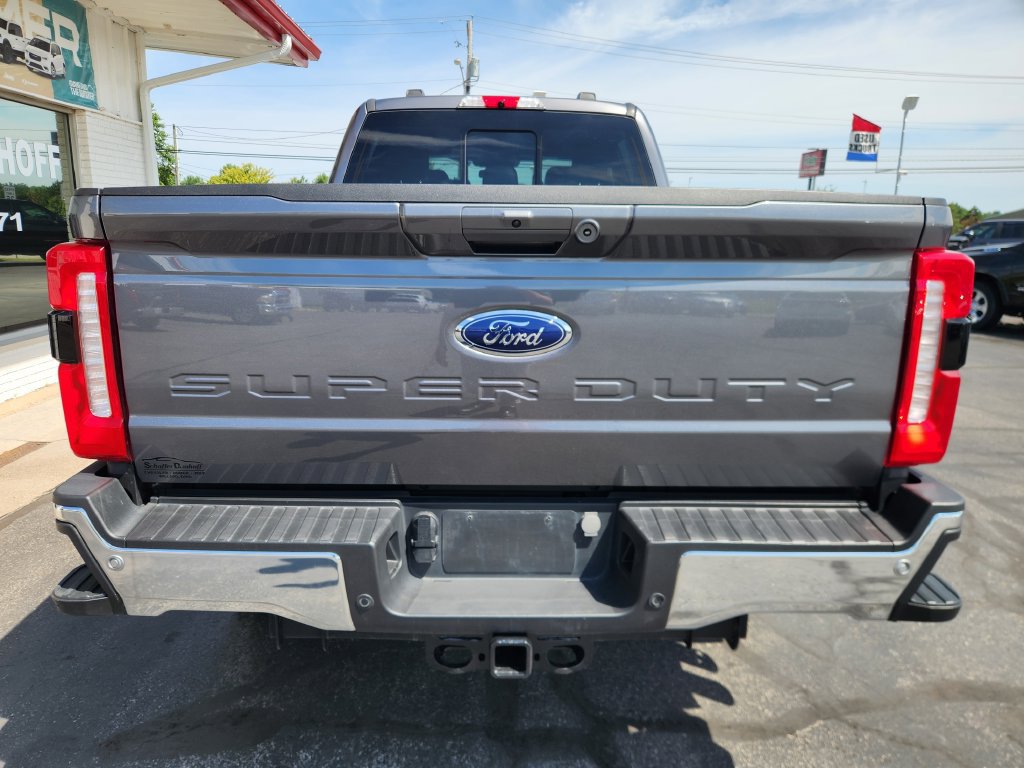 Used 2023 Ford F250 Lariat AWD/4WD image 4