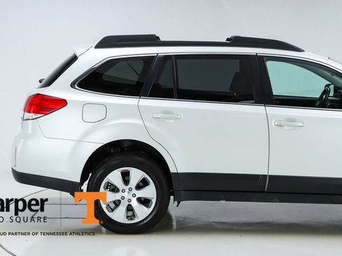 Used 2011 Subaru Outback 2.5i Premium image 11