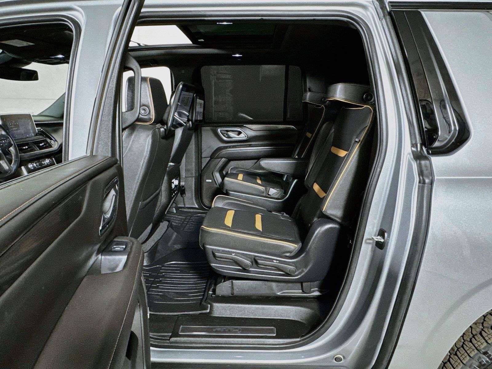 Used 2024 GMC Yukon XL AT4 w/ Technology Package AWD/4WD image 24