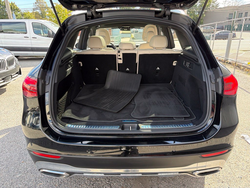 Used 2023 Mercedes-Benz GLC 300 4MATIC image 8