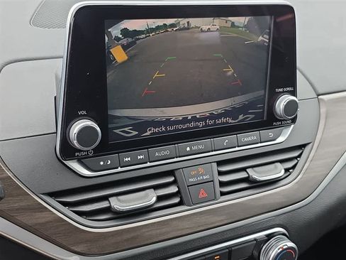 Used 2023 Nissan Altima 2.5 SV FWD image 39