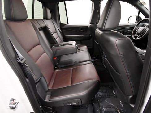 Used 2025 Honda Ridgeline Black Edition image 18