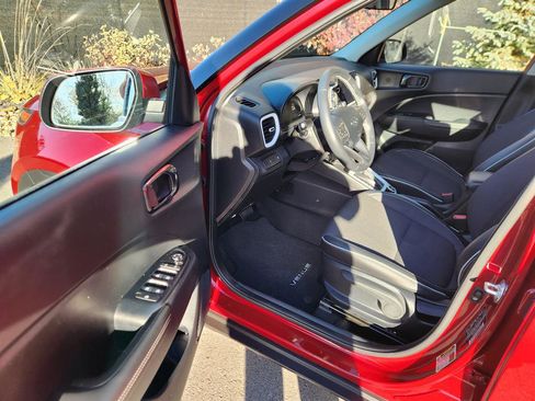 Certified 2024 Hyundai Venue Limited image 24