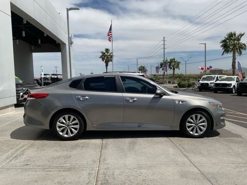 Used 2018 Kia Optima LX w/ 17" Alloy Wheels Package FWD image 8