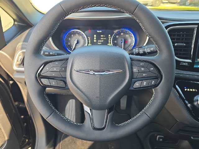 New 2026 Chrysler Pacifica Select w/ S Appearance Package FWD image 25