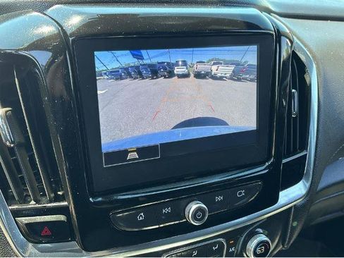 Used 2023 Chevrolet Traverse LT FWD image 23