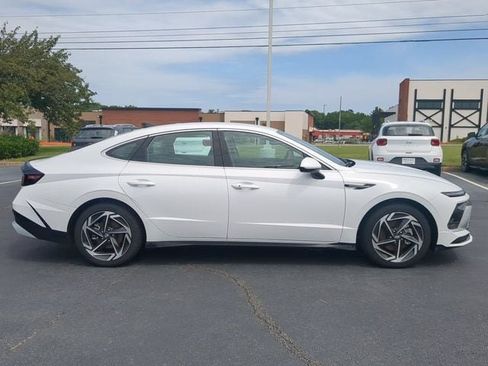Certified 2026 Hyundai Sonata SEL AWD/4WD image 3