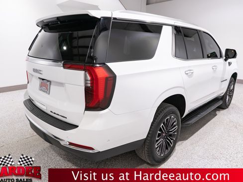 Used 2025 GMC Yukon Elevation w/ Elevation Premium Package AWD/4WD image 5