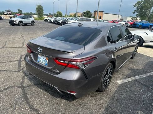 Used 2022 Toyota Camry SE FWD image 8