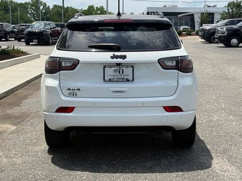 Used 2024 Jeep Compass Limited w/ Driver Assist Group I AWD/4WD image 4