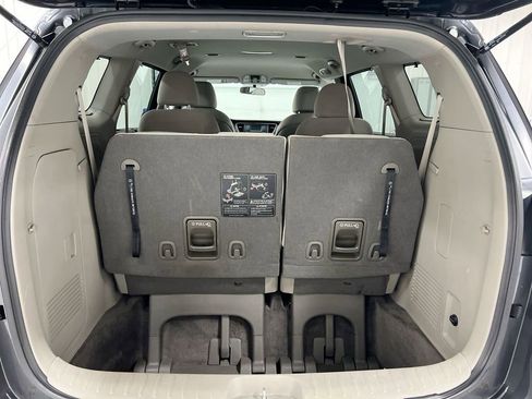 Used 2016 Kia Sedona LX w/ LX Convenience Package FWD image 19