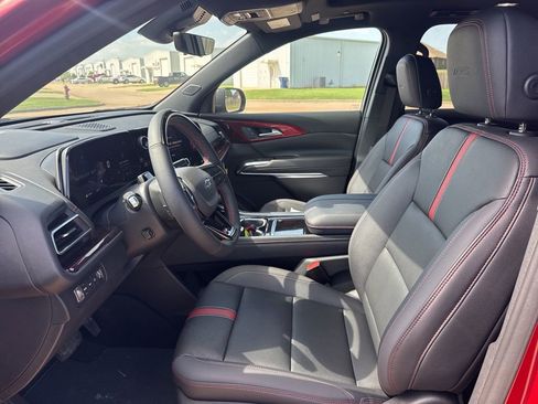 Used 2025 Chevrolet Traverse RS AWD/4WD image 12