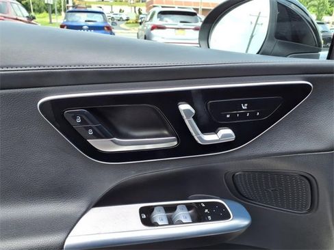 Used 2024 Mercedes-Benz GLC 300 image 29