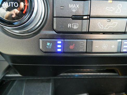 Used 2018 Ford F150 Lariat w/ Equipment Group 502A Luxury image 30