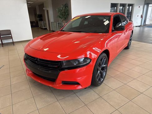 Used 2022 Dodge Charger SXT w/ Blacktop Package image 3
