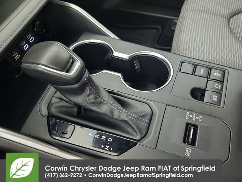 Used 2023 Toyota Highlander LE image 26