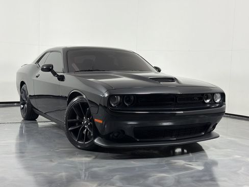 Used 2021 Dodge Challenger R/T w/ Performance Handling Group RWD image 2