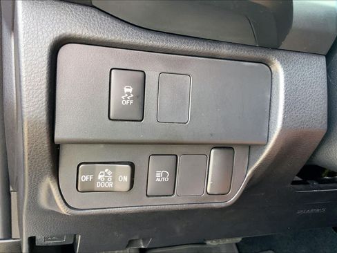 Used 2023 Toyota Tacoma SR AWD/4WD image 33