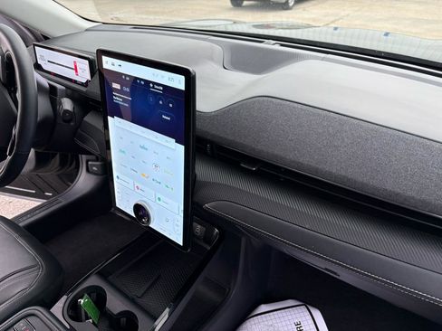 Used 2025 Ford Mustang Mach-E Premium image 38