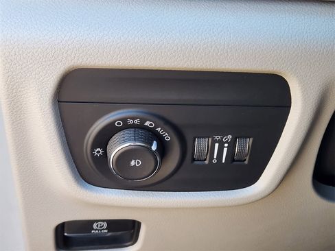 Used 2022 Jeep Grand Cherokee Summit w/ Adv Protech Group IV image 18