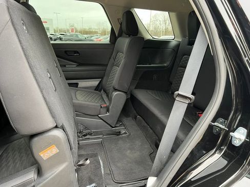 Used 2024 Nissan Pathfinder SV AWD/4WD image 6