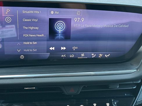 Used 2025 Buick Envision Preferred image 26