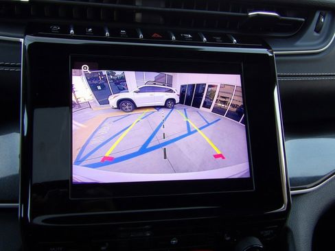 Used 2022 Jeep Grand Cherokee Altitude image 9