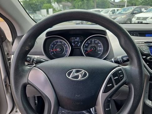 Used 2013 Hyundai Elantra GLS FWD image 22