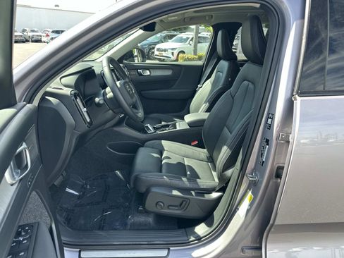 Certified 2026 Volvo XC40 B5 Ultra w/ Climate Package image 17