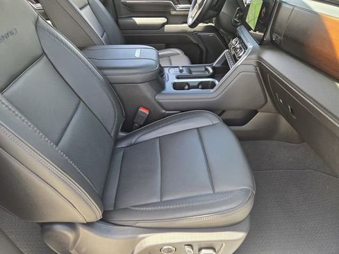 Used 2024 GMC Sierra 3500 Denali w/ Denali Reserve Package AWD/4WD image 15