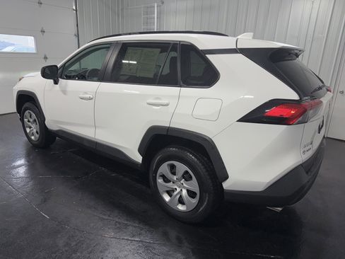 Used 2021 Toyota RAV4 LE FWD image 2