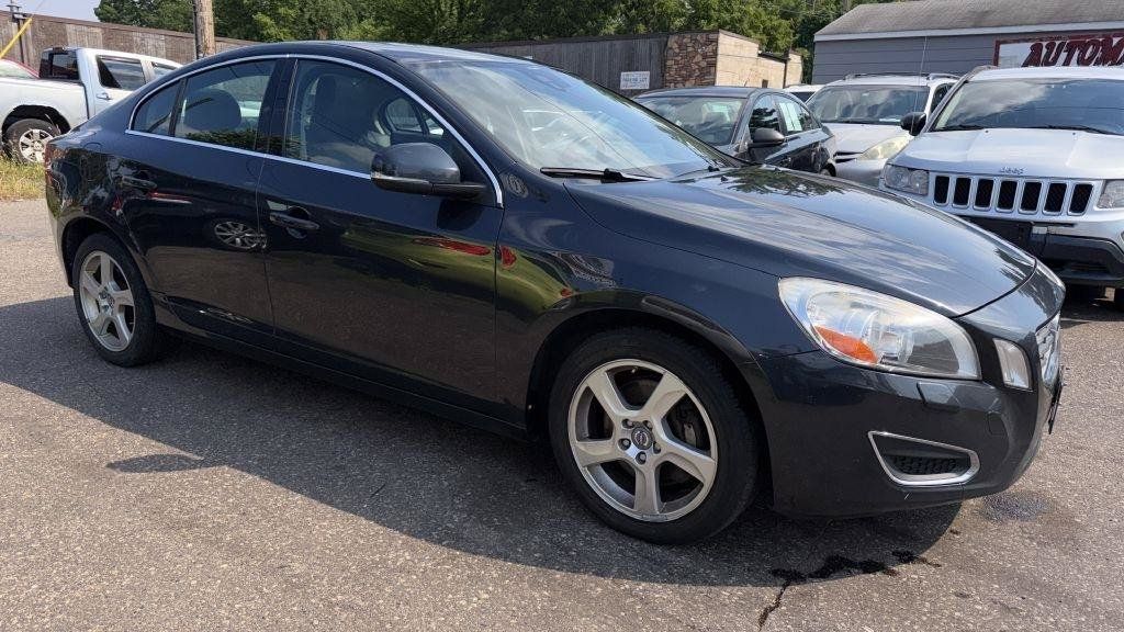 Used 2013 Volvo S60 T5 AWD/4WD image 1