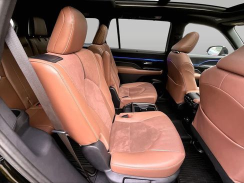 Certified 2024 Toyota Grand Highlander AWD Hybrid image 19