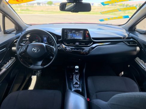 Used 2018 Toyota C-HR XLE FWD image 13