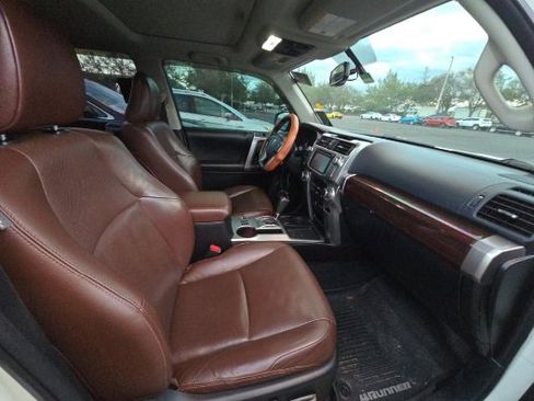 Used 2016 Toyota 4Runner Limited image 9