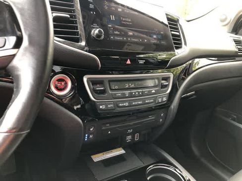 Used 2019 Honda Pilot Elite image 24