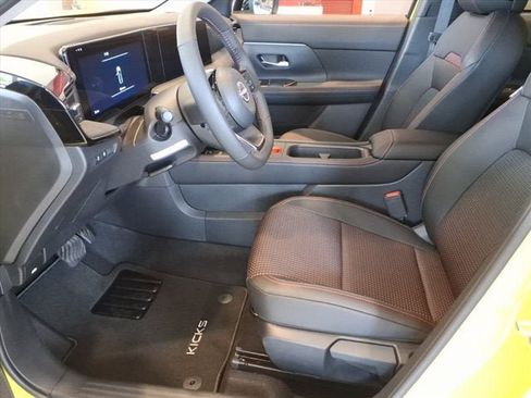 New 2026 Nissan Kicks SR w/ SR Premium Package AWD/4WD image 8