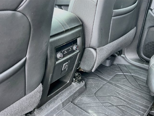 Used 2023 Chevrolet Traverse LT w/ LPO, Floor Liner Package FWD image 20