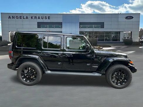 Used 2021 Jeep Wrangler Unlimited Sahara AWD/4WD image 10
