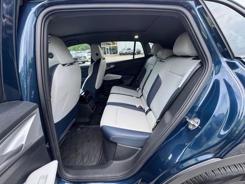 Used 2023 Volkswagen ID.4 Pro S Plus AWD/4WD image 9