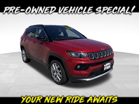 Used 2025 Jeep Compass Limited AWD/4WD image 1