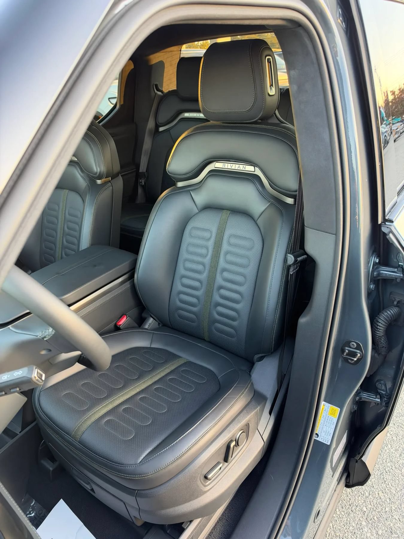 Used 2024 Rivian R1T Adventure Dual AWD/4WD image 5