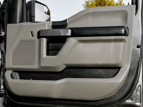 Used 2016 Ford F150 XLT image 51